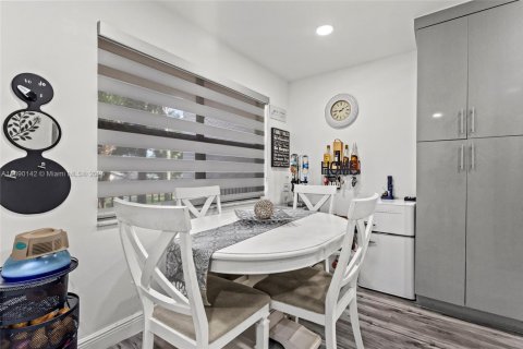 Copropriété à vendre à Sunrise, Floride: 2 chambres, 127 m2 № 1944849 - photo 3