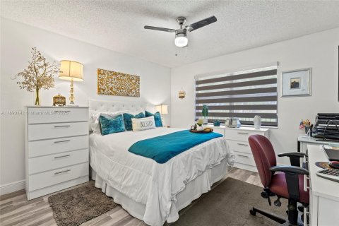 Copropriété à vendre à Sunrise, Floride: 2 chambres, 127 m2 № 1944849 - photo 29