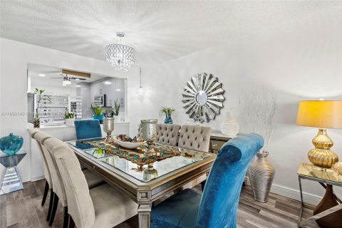 Copropriété à vendre à Sunrise, Floride: 2 chambres, 127 m2 № 1944849 - photo 12