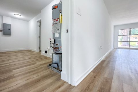 Casa en venta en Orlando, Florida, 4 dormitorios, 204.29 m2 № 1902169 - foto 14