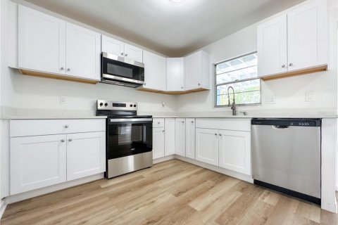 Casa en venta en Orlando, Florida, 4 dormitorios, 204.29 m2 № 1902169 - foto 15