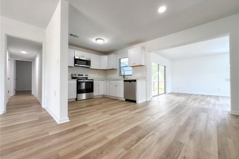 Casa en venta en Orlando, Florida, 4 dormitorios, 204.29 m2 № 1902169 - foto 7