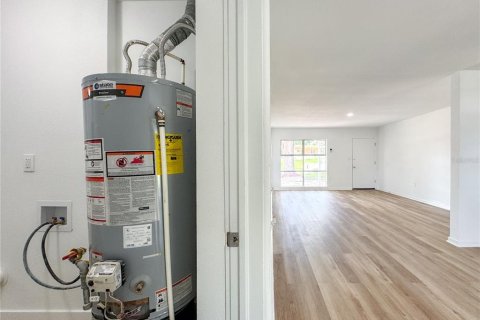 Casa en venta en Orlando, Florida, 4 dormitorios, 204.29 m2 № 1902169 - foto 13
