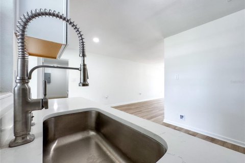 Casa en venta en Orlando, Florida, 4 dormitorios, 204.29 m2 № 1902169 - foto 17