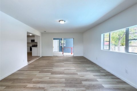 Casa en venta en Orlando, Florida, 4 dormitorios, 204.29 m2 № 1902169 - foto 11