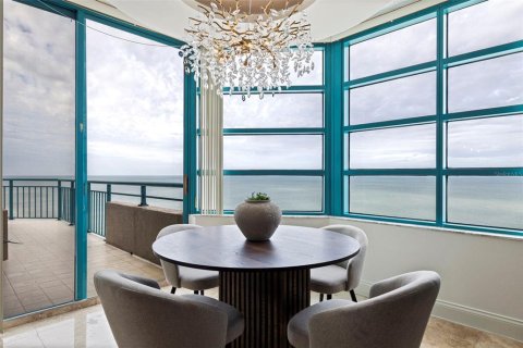 Купить кондоминиум в Клируотер, Флорида 6 комнат, 318.65м2, № 1913777 - фото 17