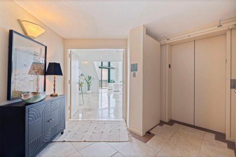 Купить кондоминиум в Клируотер, Флорида 6 комнат, 318.65м2, № 1913777 - фото 4