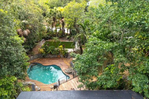House in Pinecrest, Florida 4 bedrooms, 416.2 sq.m. № 1928594 - photo 12