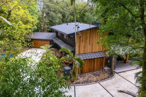 House in Pinecrest, Florida 4 bedrooms, 416.2 sq.m. № 1928594 - photo 5