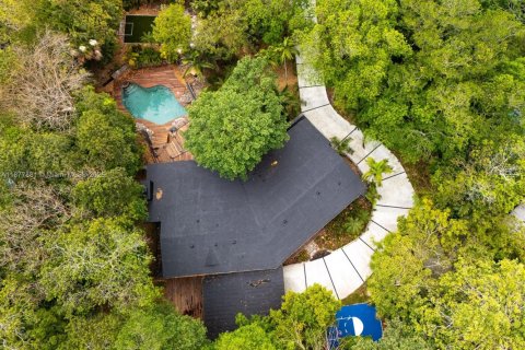 House in Pinecrest, Florida 4 bedrooms, 416.2 sq.m. № 1928594 - photo 8