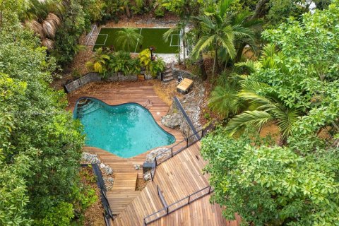 House in Pinecrest, Florida 4 bedrooms, 416.2 sq.m. № 1928594 - photo 3
