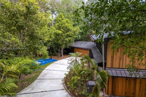 House in Pinecrest, Florida 4 bedrooms, 416.2 sq.m. № 1928594 - photo 4