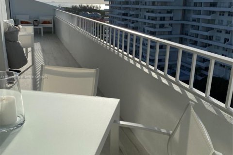Condominio en alquiler en Key Biscayne, Florida, 2 dormitorios, 117.06 m2 № 2021039 - foto 27
