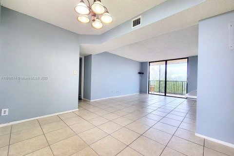 Copropriété à louer à Pompano Beach, Floride: 1 chambre, 78.97 m2 № 1973227 - photo 1