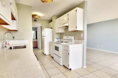 Copropriété à louer à Pompano Beach, Floride: 1 chambre, 78.97 m2 № 1973227 - photo 4