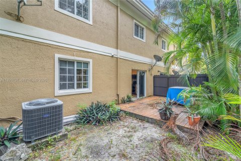 Condo in Hollywood, Florida, 2 bedrooms № 1988212 - photo 14