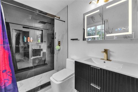 Condo in Hollywood, Florida, 2 bedrooms № 1988212 - photo 10