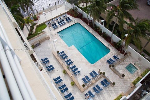 Купить кондоминиум в Форт-Лодердейл, Флорида 1 спальня, 54.44м2, № 2045060 - фото 3