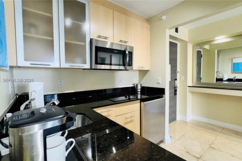 Купить кондоминиум в Форт-Лодердейл, Флорида 1 спальня, 54.44м2, № 2045060 - фото 12