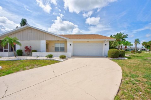 House in Sun City Center, Florida 2 bedrooms, 166.85 sq.m. № 2203364