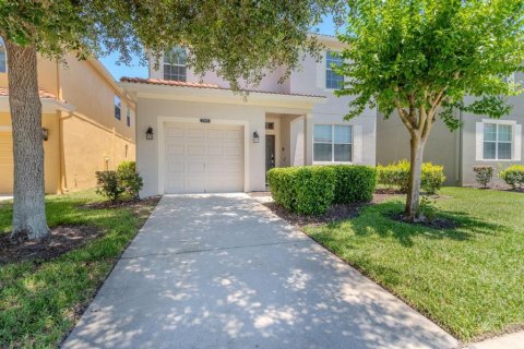 House in Kissimmee, Florida 5 bedrooms, 280.1 sq.m. № 1740900 - photo 2