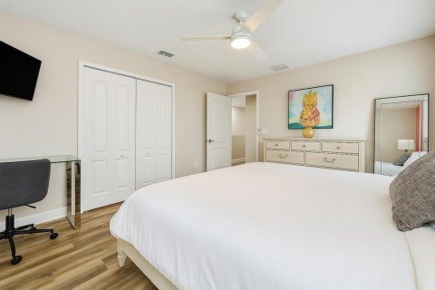 House in Kissimmee, Florida 5 bedrooms, 280.1 sq.m. № 1740900 - photo 27