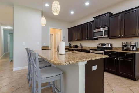 House in Kissimmee, Florida 5 bedrooms, 280.1 sq.m. № 1740900 - photo 9