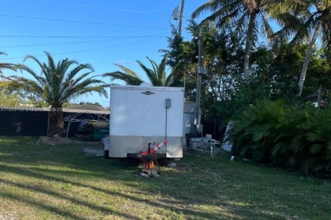 Commercial property in Homestead, Florida № 1850791 - photo 10