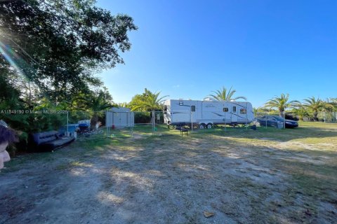 Commercial property in Homestead, Florida № 1850791 - photo 17