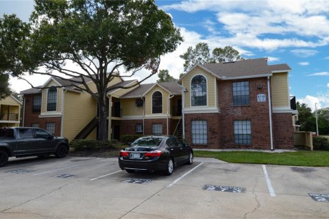 Condo in Tampa, Florida, 1 bedroom  № 1878295 - photo 1