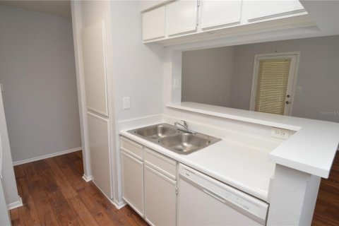 Condo in Tampa, Florida, 1 bedroom  № 1878295 - photo 7