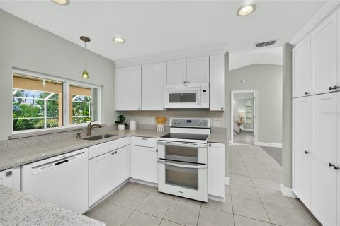 House in Port Charlotte, Florida 3 bedrooms, 142.33 sq.m. № 2236327 - photo 20