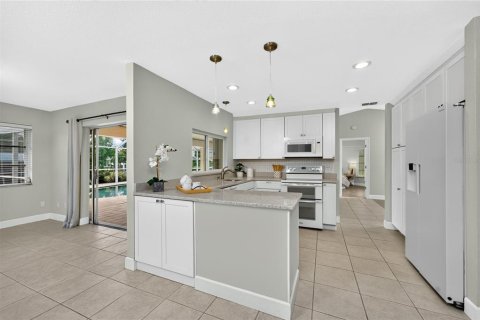 House in Port Charlotte, Florida 3 bedrooms, 142.33 sq.m. № 2236327 - photo 6