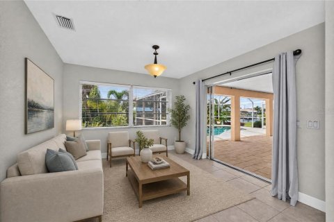 House in Port Charlotte, Florida 3 bedrooms, 142.33 sq.m. № 2236327 - photo 25
