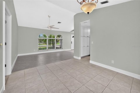 House in Port Charlotte, Florida 3 bedrooms, 142.33 sq.m. № 2236327 - photo 16