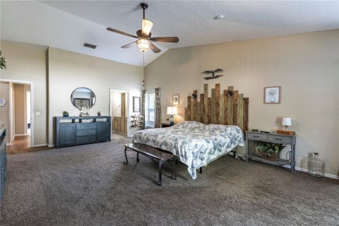 House in Mount Dora, Florida 4 bedrooms, 273.04 sq.m. № 1755388 - photo 25