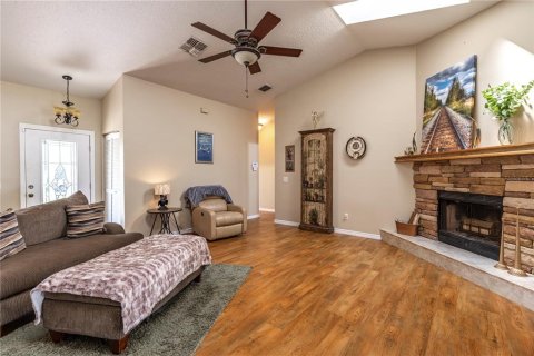House in Mount Dora, Florida 4 bedrooms, 273.04 sq.m. № 1755388 - photo 16