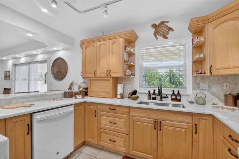 Купить кондоминиум в Дирфилд-Бич, Флорида 2 спальни, 152.64м2, № 2049631 - фото 15