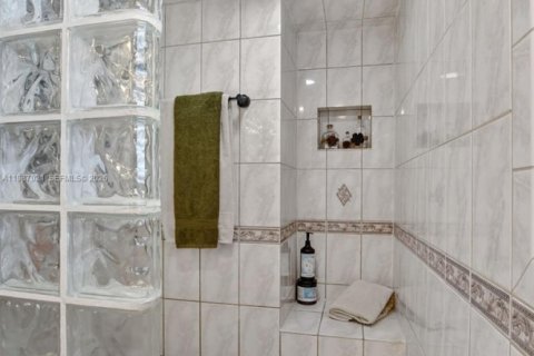 Купить кондоминиум в Дирфилд-Бич, Флорида 2 спальни, 152.64м2, № 2049631 - фото 23