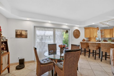 Купить кондоминиум в Дирфилд-Бич, Флорида 2 спальни, 152.64м2, № 2049631 - фото 10