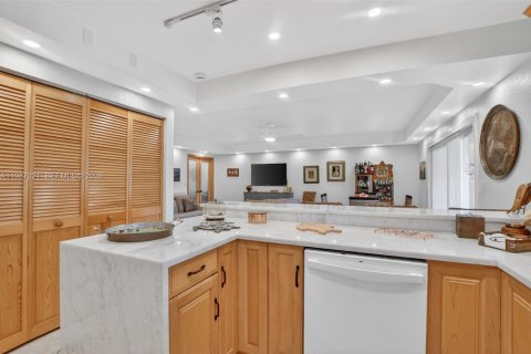 Купить кондоминиум в Дирфилд-Бич, Флорида 2 спальни, 152.64м2, № 2049631 - фото 16