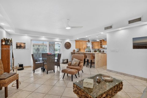 Купить кондоминиум в Дирфилд-Бич, Флорида 2 спальни, 152.64м2, № 2049631 - фото 9