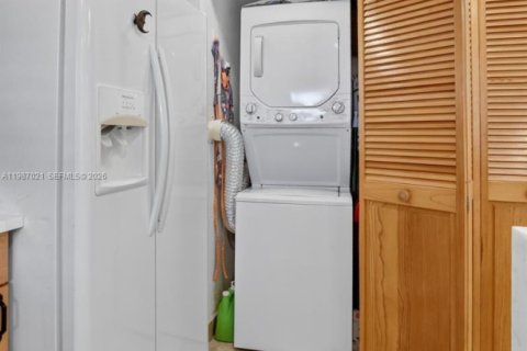 Купить кондоминиум в Дирфилд-Бич, Флорида 2 спальни, 152.64м2, № 2049631 - фото 18