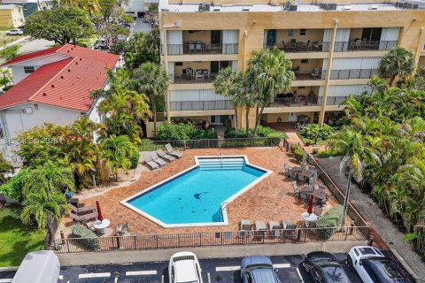 Купить кондоминиум в Дирфилд-Бич, Флорида 2 спальни, 152.64м2, № 2049631 - фото 3