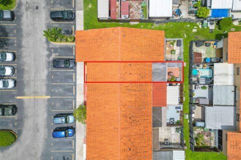 Townhouse in Hialeah, Florida 2 bedrooms, 80.92 sq.m. № 1857262 - photo 20