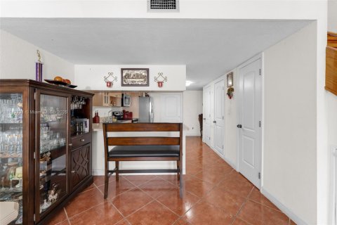 Townhouse in Hialeah, Florida 2 bedrooms, 80.92 sq.m. № 1857262 - photo 6