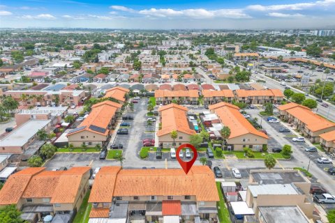 Townhouse in Hialeah, Florida 2 bedrooms, 80.92 sq.m. № 1857262 - photo 25