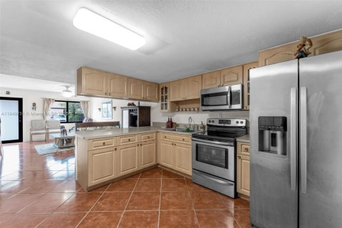 Townhouse in Hialeah, Florida 2 bedrooms, 80.92 sq.m. № 1857262 - photo 9