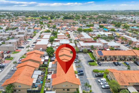 Townhouse in Hialeah, Florida 2 bedrooms, 80.92 sq.m. № 1857262 - photo 21