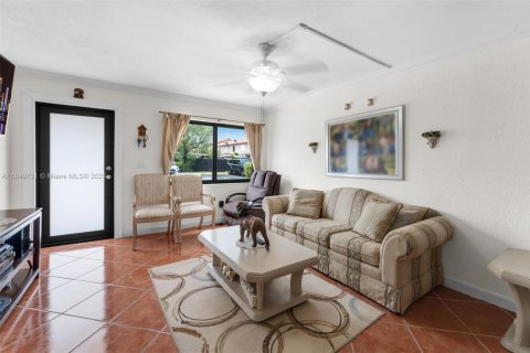 Townhouse in Hialeah, Florida 2 bedrooms, 80.92 sq.m. № 1857262 - photo 3